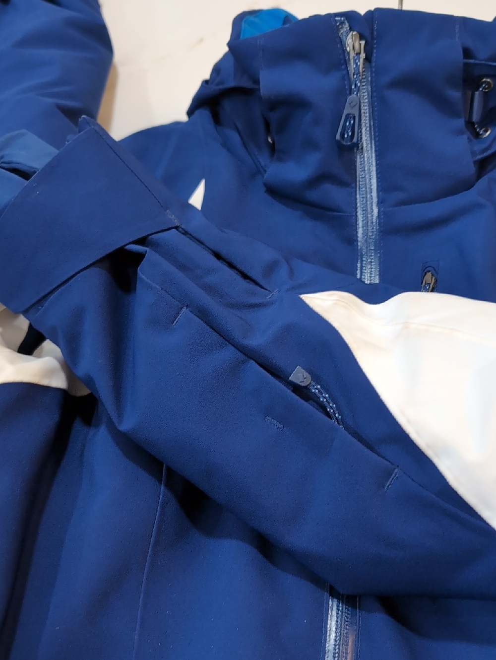 Obermeyer Women's Jette Ski Jacket - Picture 7 of 12